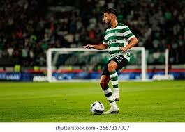 11球16助！巴萨17岁巨星禁区1V3过人送助攻，现场视角，太丝滑了