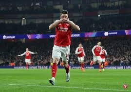 这个第一次见！空中转体360跨人扣篮，丝滑完成！